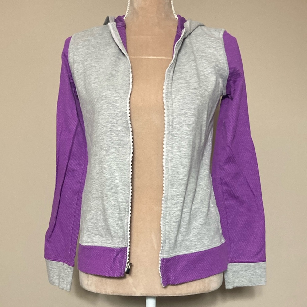 ⭐️⭐️ Girls Reebok Purple and Gray Zip-Up Hoodie - size XL